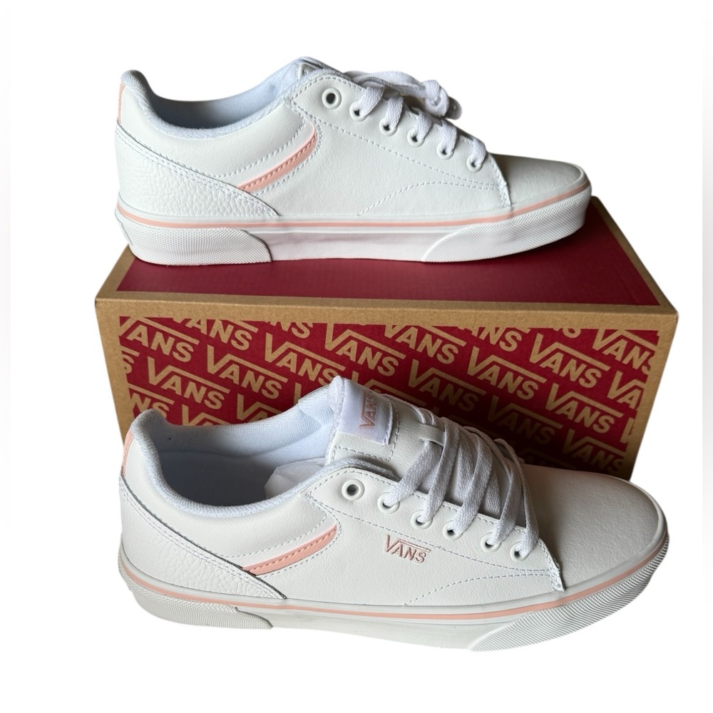 NEW Vans‎ Shoes size 10 Women's Seldan White & Pink Leather Sneakers 🩷🤍🩷